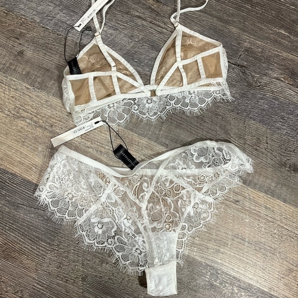 Stylestalker Mellina set  White sheer lace and scallop edges new size Small B39 - Picture 5 of 10